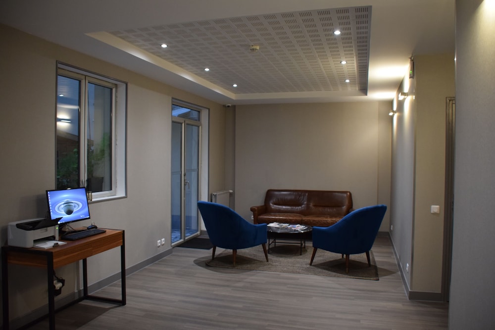 Est Hotel 37/52