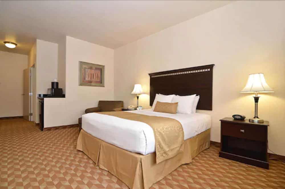 Best Western Plus Battle Ground Inn & Suites 12/36