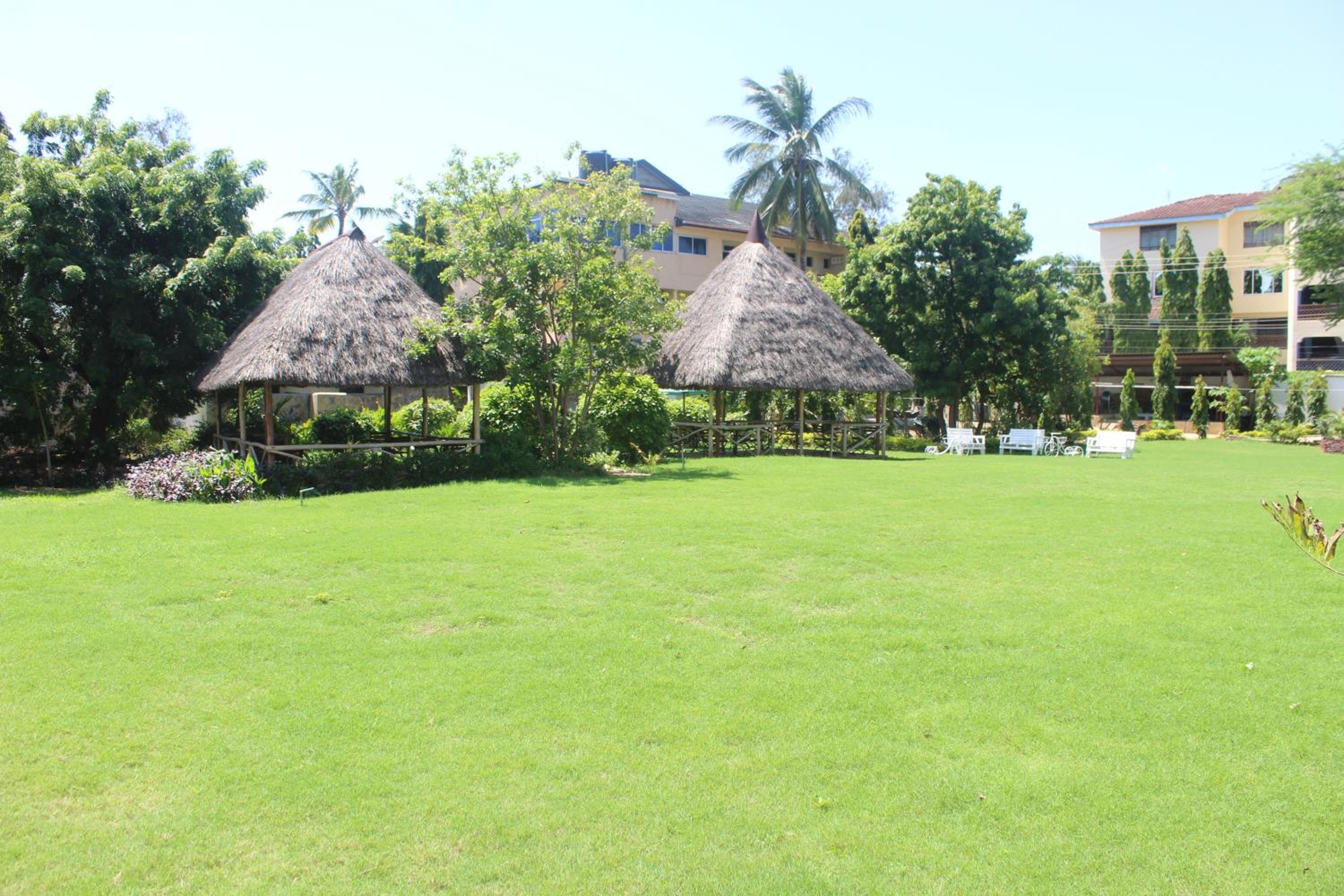 Pine Breeze Holiday Resort 48/52