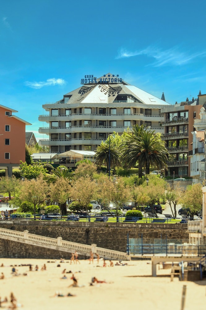 Gran Hotel Victoria 44/50