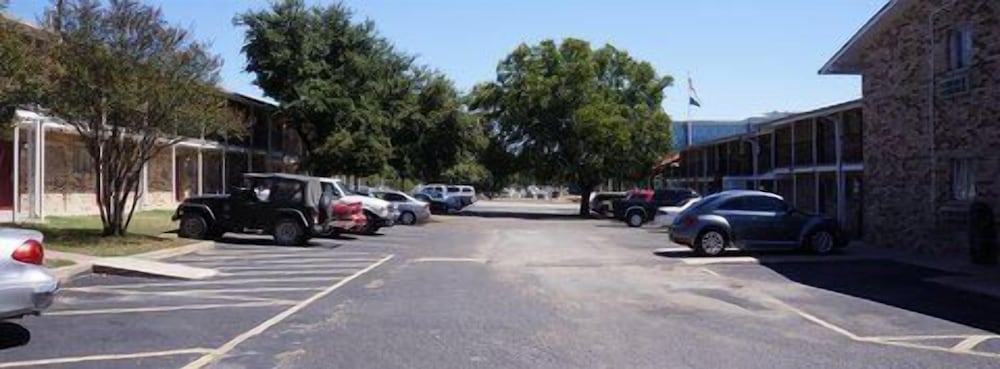 Ranch House Inn and Suites 18/28