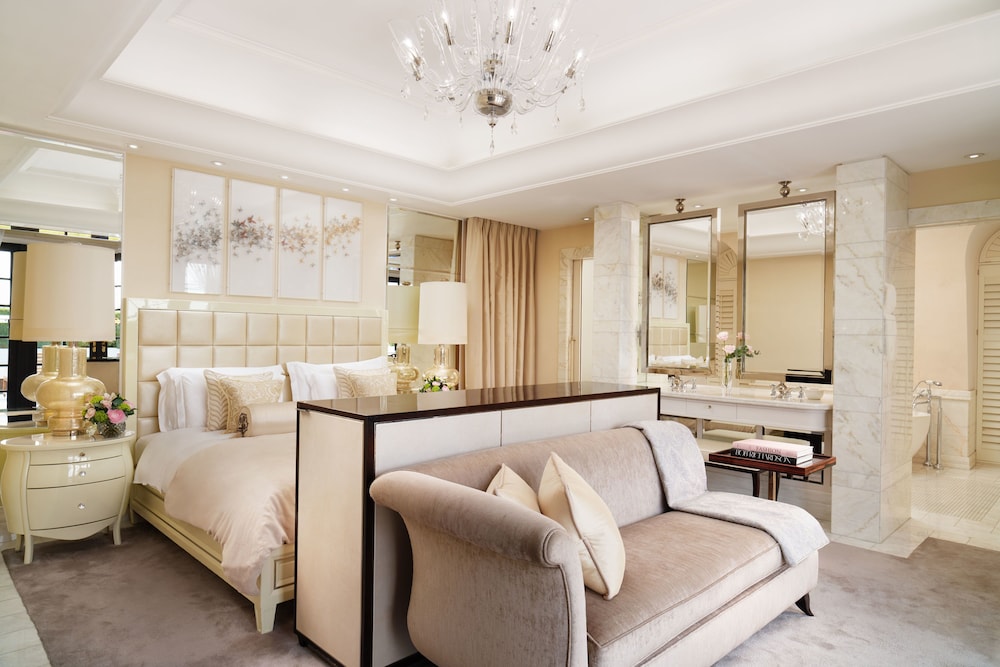 Corinthia Hotel London 48/81