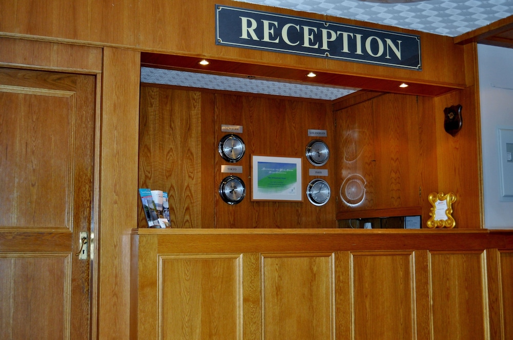 Abbotsford Hotel photo4