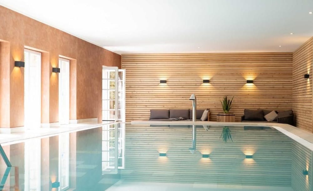 Van Der Valk Schlosshotel Grosser Gasthof 28/59