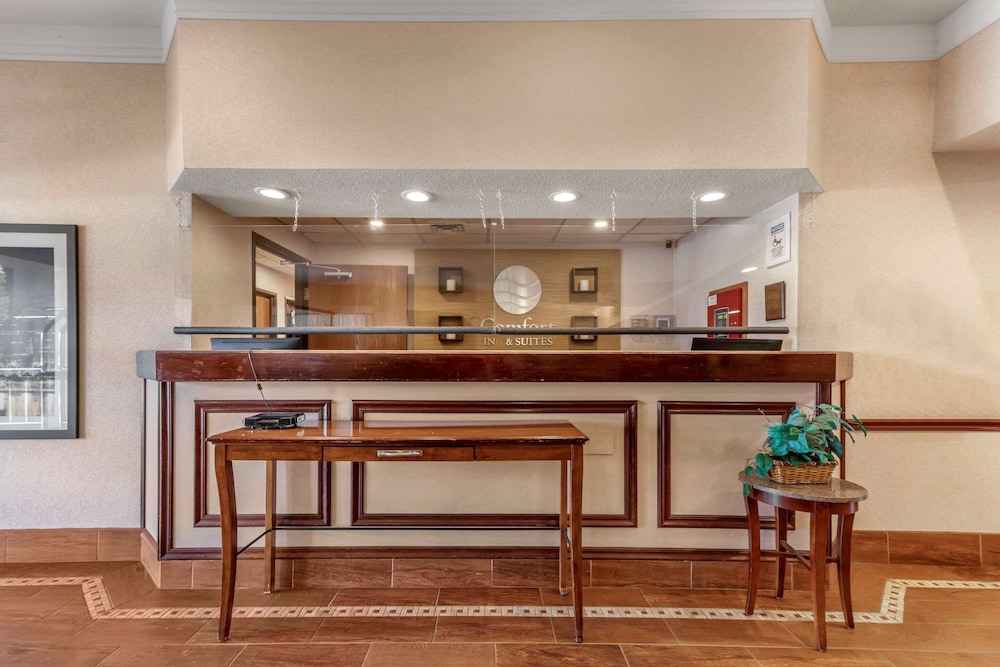 Comfort Inn & Suites Streetsboro - Kent 2/27
