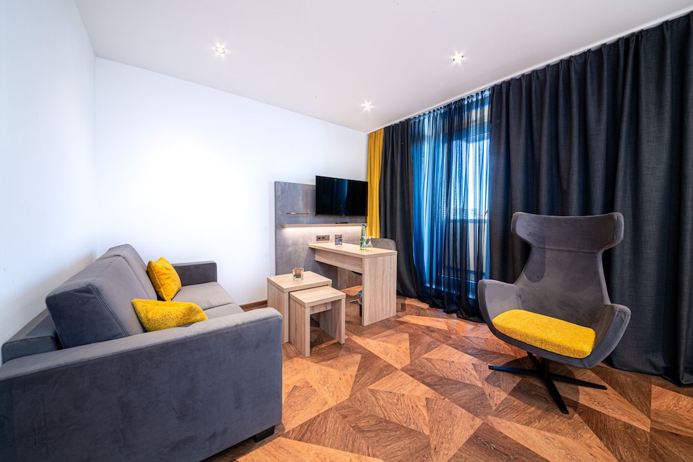 Best Living Hotel Arotel 43/67