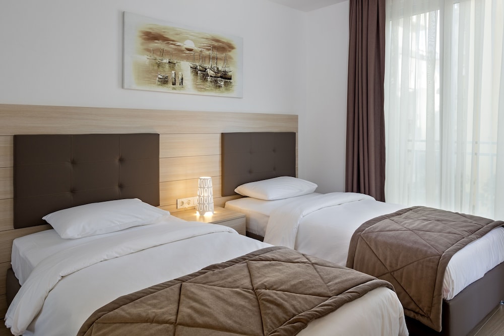 Modern, Apartment, Single, 1 Double and 1 Single Bed, Annex