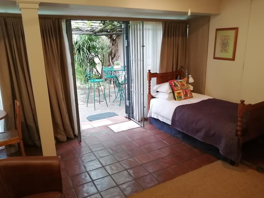 Dias Guest House 3/50