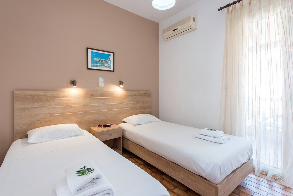 Eriva Hotel 11/37