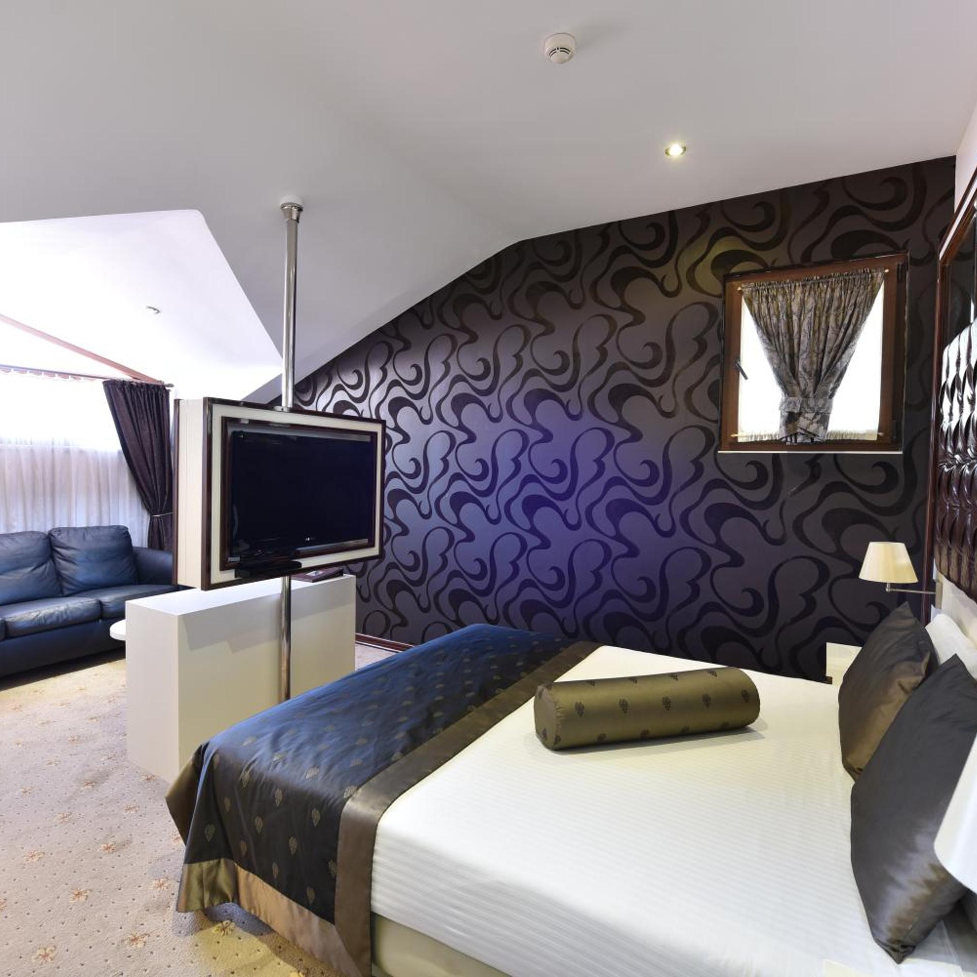 Club, Suite