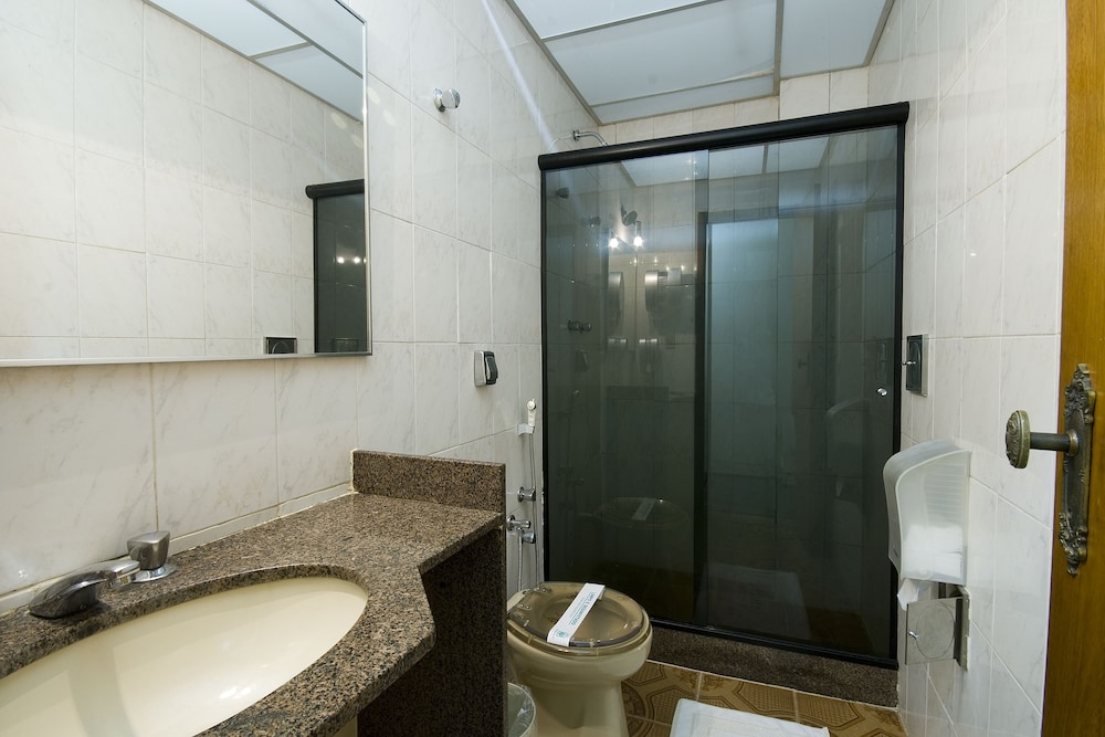 غرفة عائلية رباعية بسرير مزدوج وسريرين منفصلين، Rondonia Palace Hotel 5/6