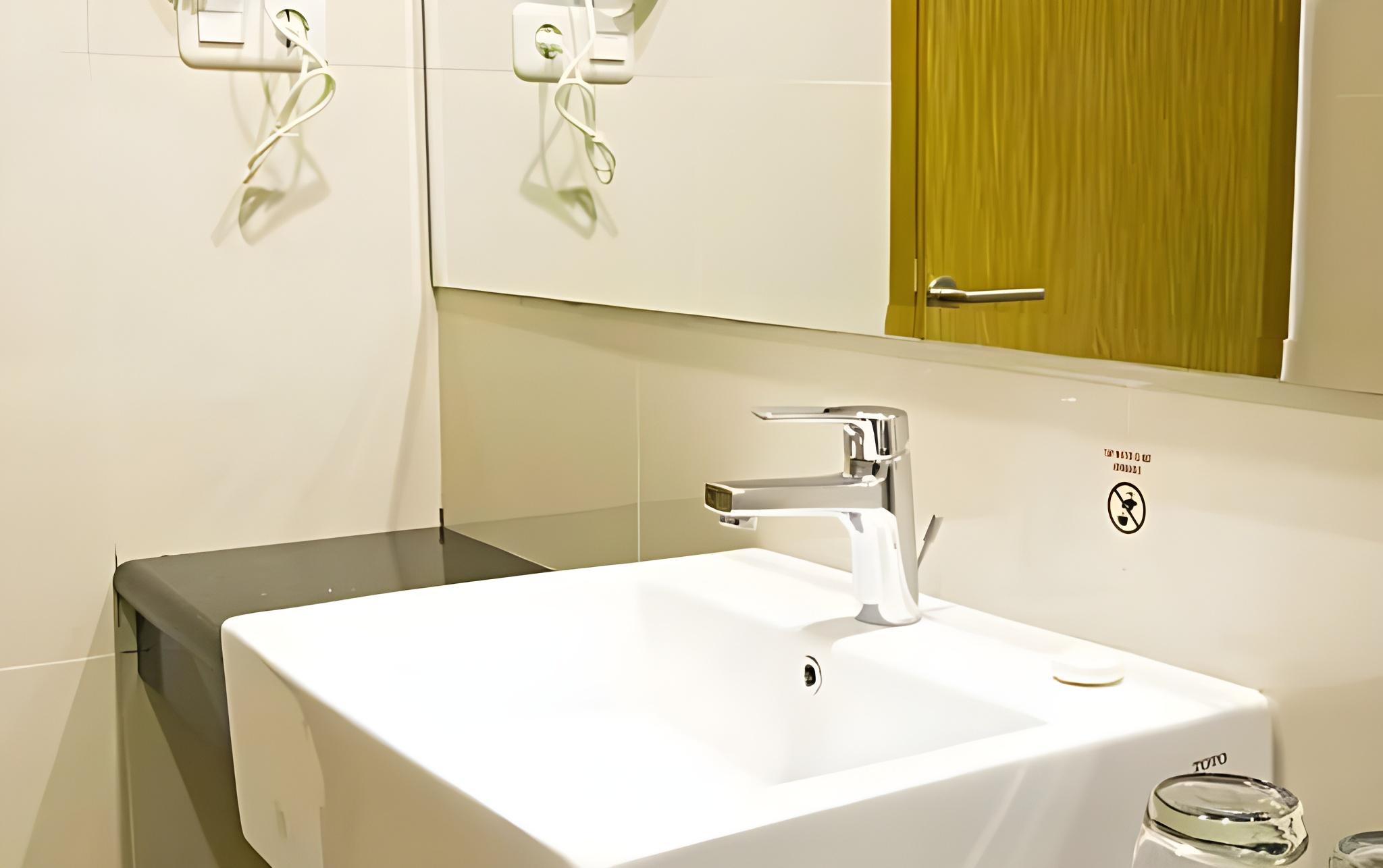 غرفة سوبيريور ركنية بسريرين منفصلين، Geary Hotel Bandung 3/3