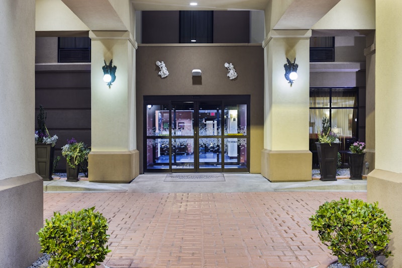 Hampton Inn Hinesville 4/41