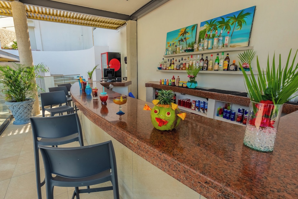 Copacabana Beach Hotel Acapulco 43/68