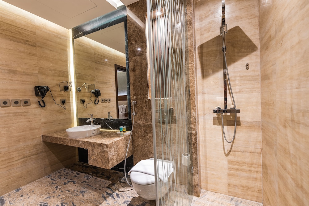 فندق تورا(Tura Residence Olaya) 60/61