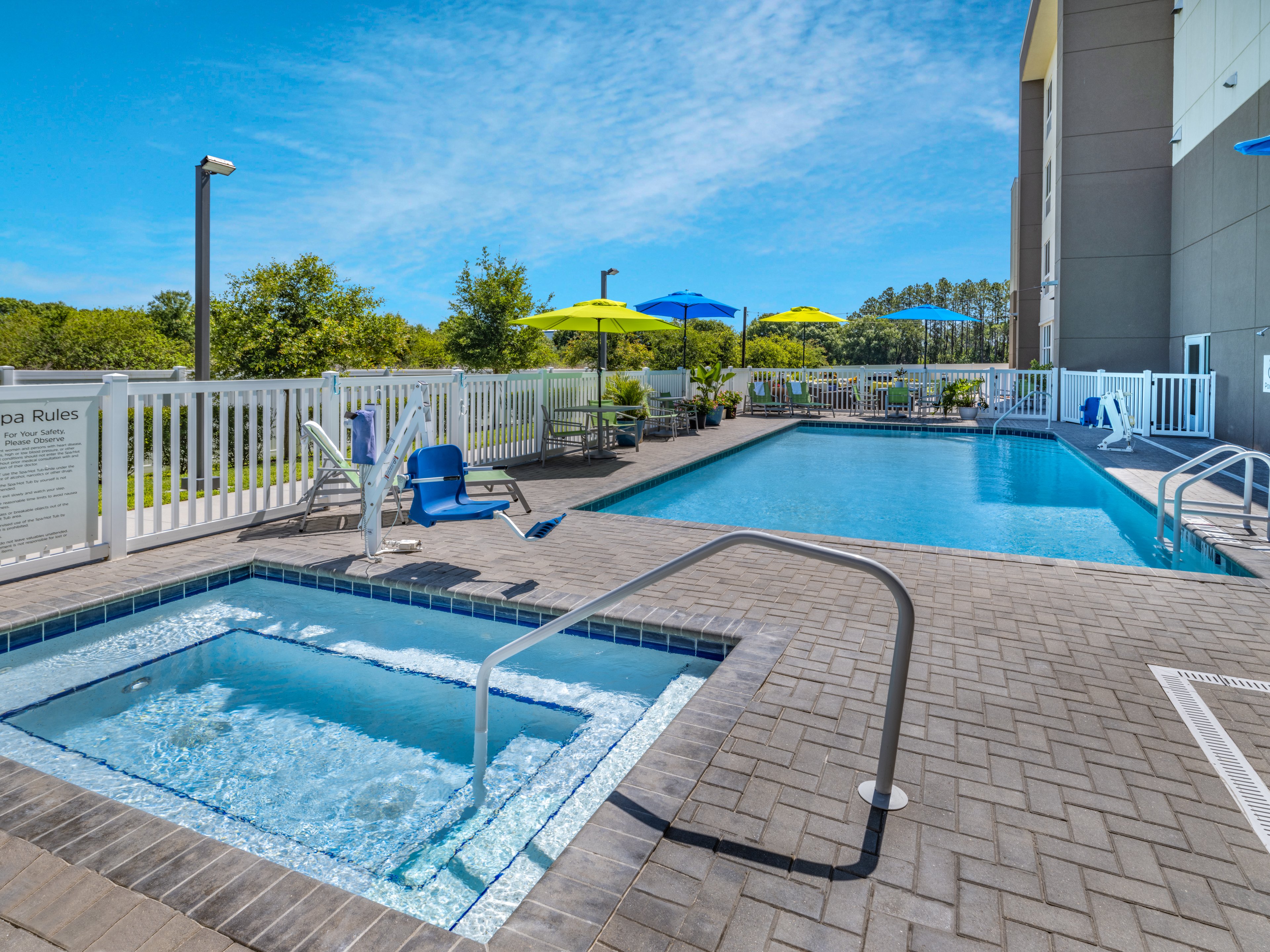 Holiday Inn Express & Suites Ruskin - Sun City 36/59