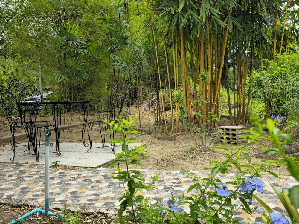 Kaengkrachan Boathouse Paradise Resort 68/78