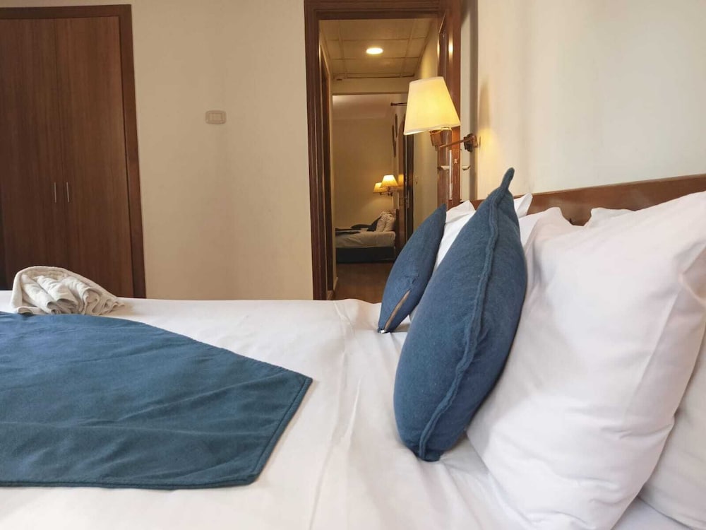 Orient Prince Hotel 38/55