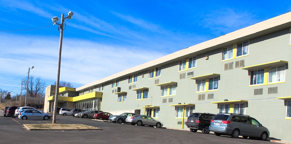 Arrowhead Inn 45/49