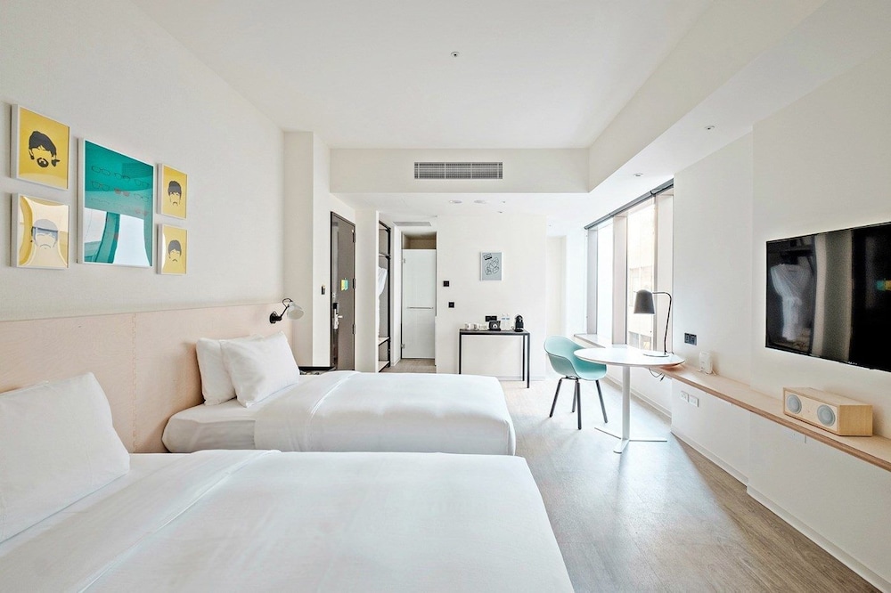 MEDIUM, TWIN BEDS