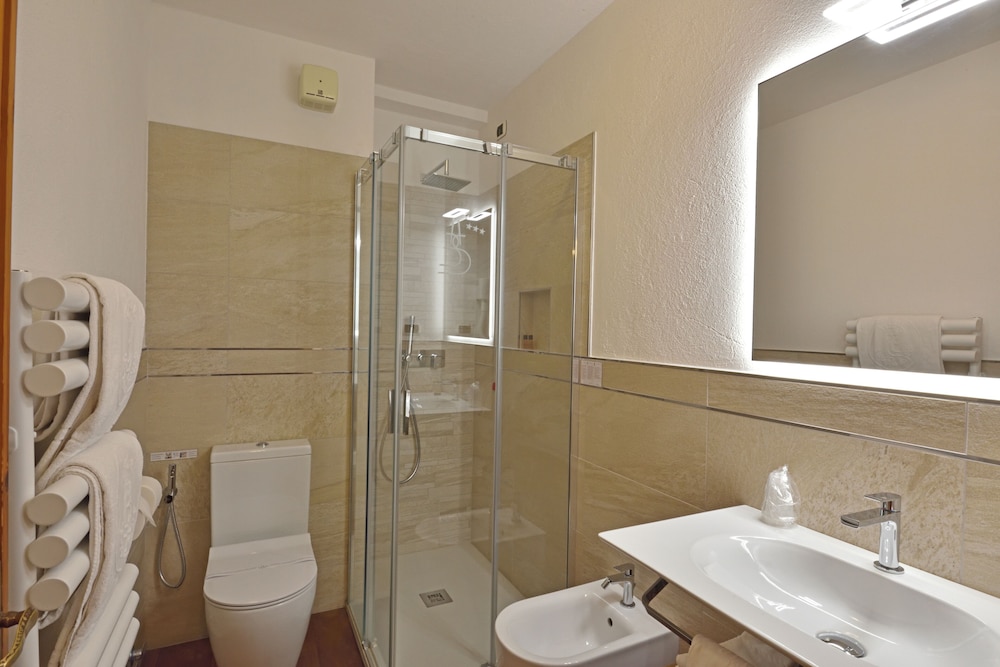 HOTEL BEAU SEJOUR 65/66