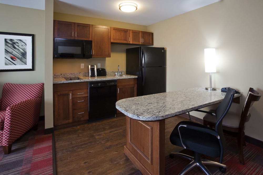 GrandStay Hotel and Suites Tea Sioux Falls 15/17