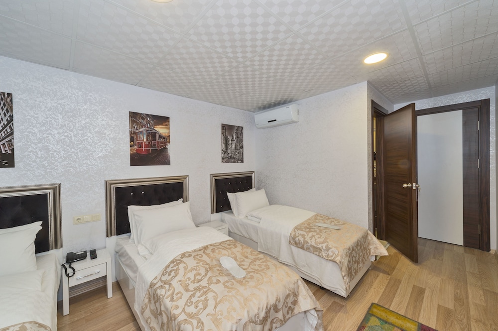 Paradise Airport Hotel 21/53