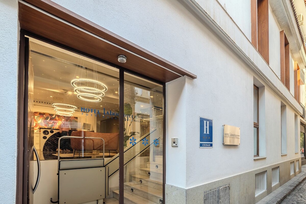 La Boutique Puerta Osario 2/50