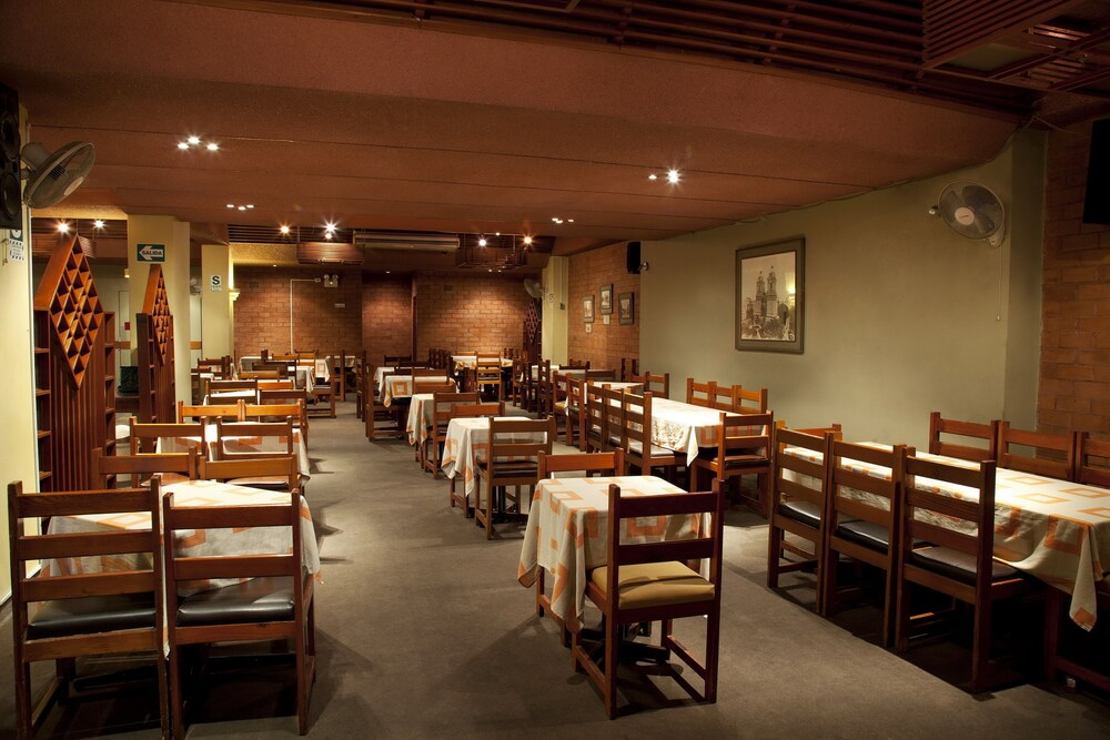 Kamana Hotel 24/28