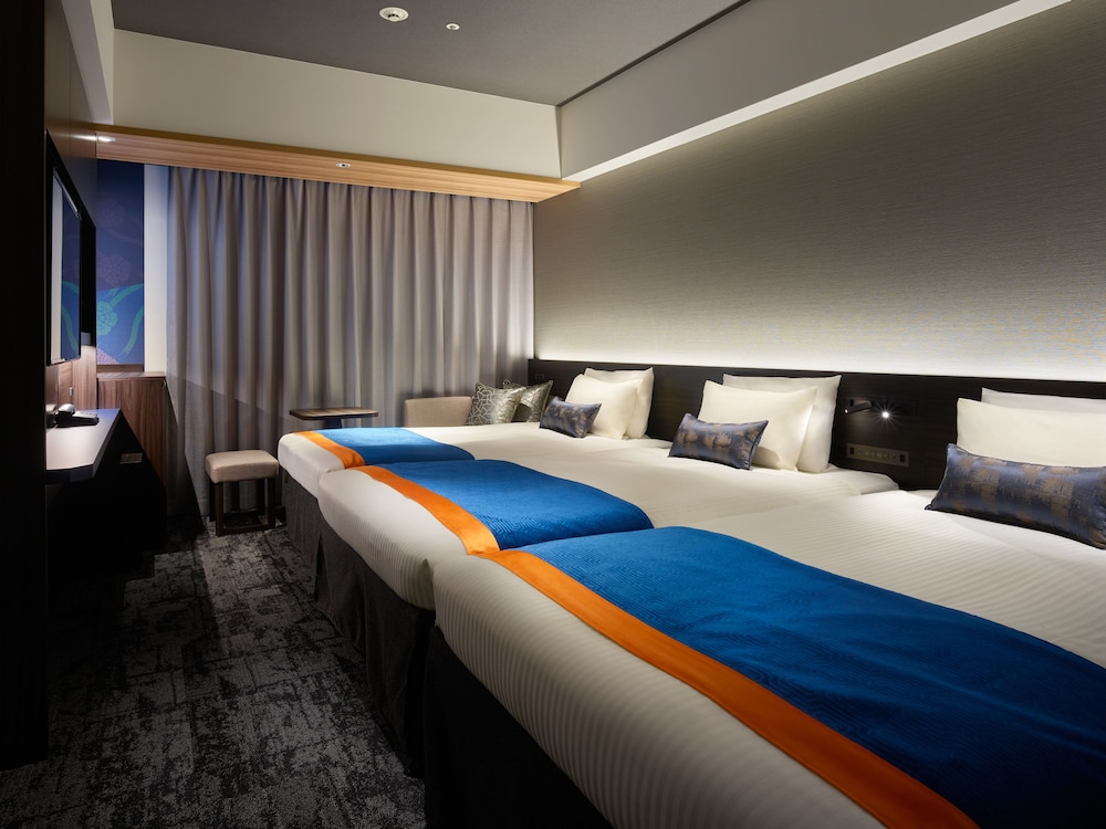 Superior - 2 Beds 1 Extra