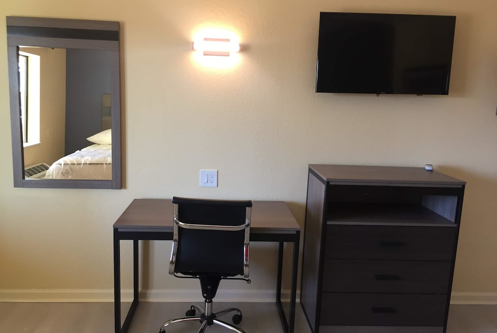 Days Inn By Wyndham Freeport 29/34
