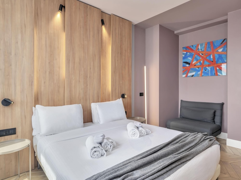 SUPERIOR, DOUBLE BED