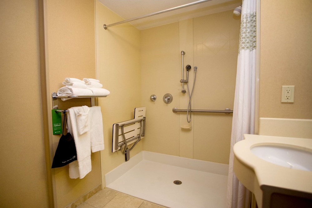 Hampton Inn Freeport 13/45