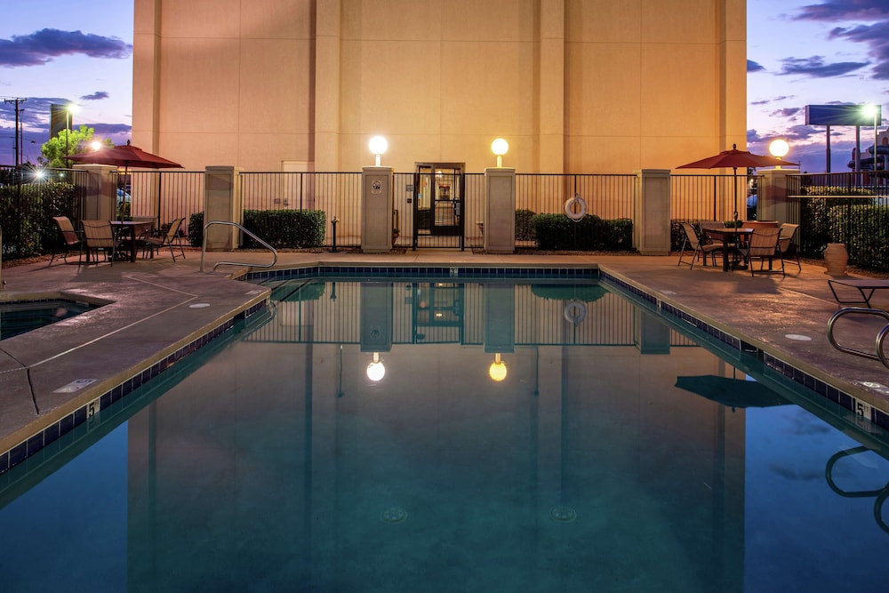 Hampton Inn Albuquerque University Midtown 11/55