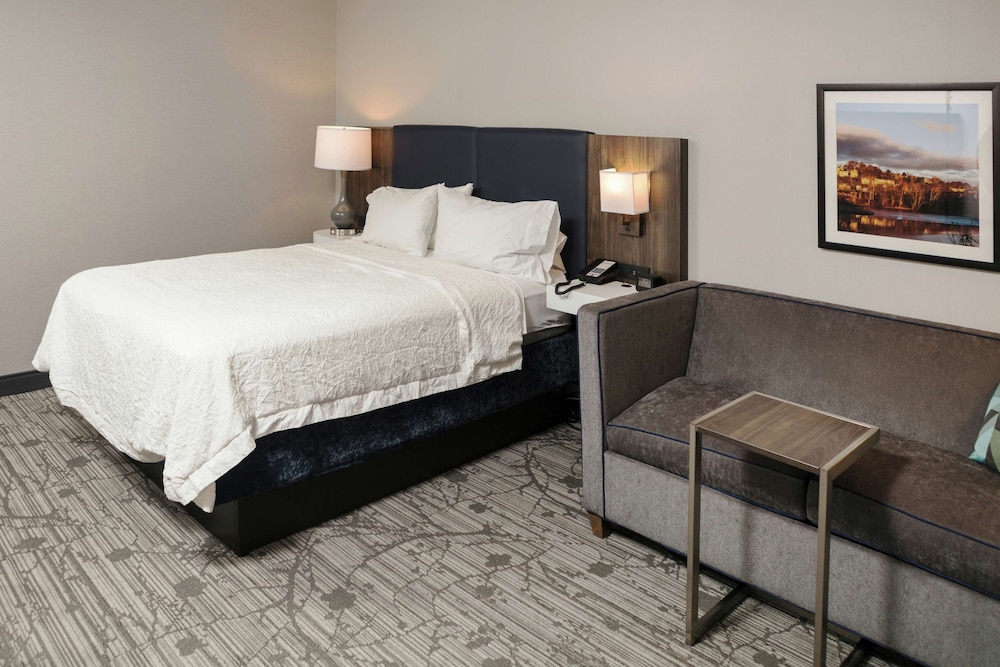 Hampton Inn Easton Pa 13/34