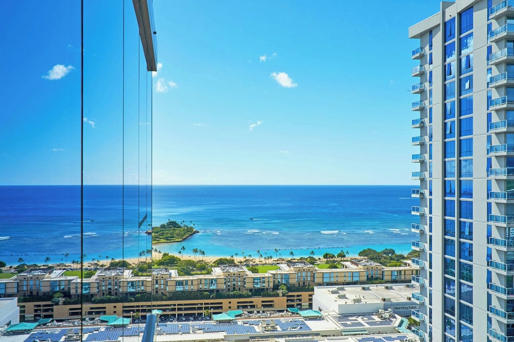 Renaissance Residences Oahu Honolulu 43/50