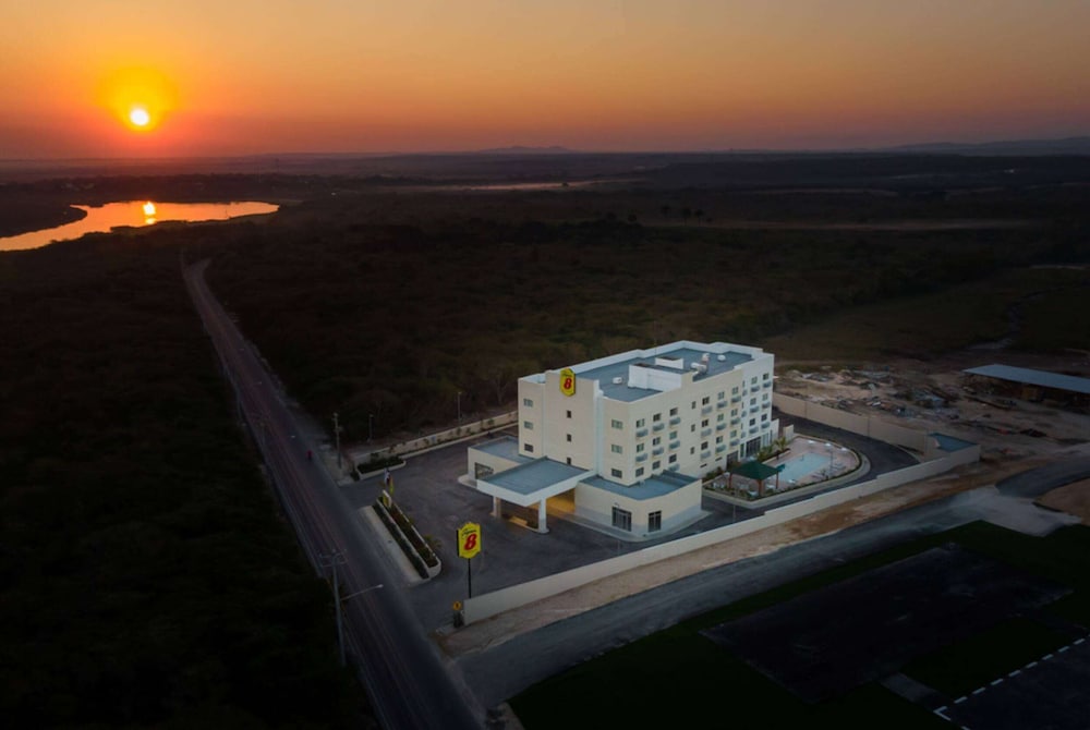 Super 8 by Wyndham Manzanillo 47/50