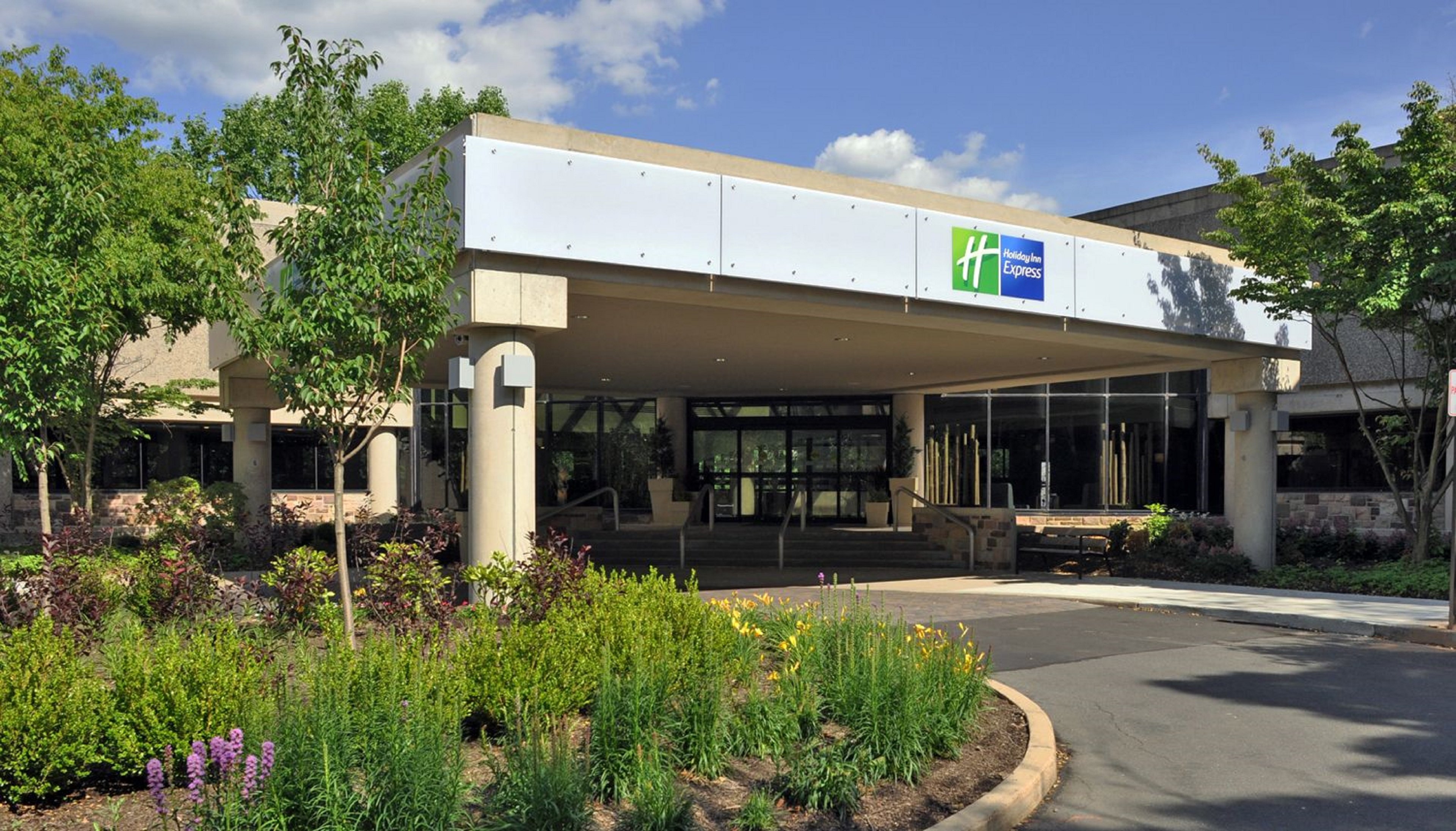 HOLIDAY INN EXPRESS PRINCETON SOUTHEAST 4/69