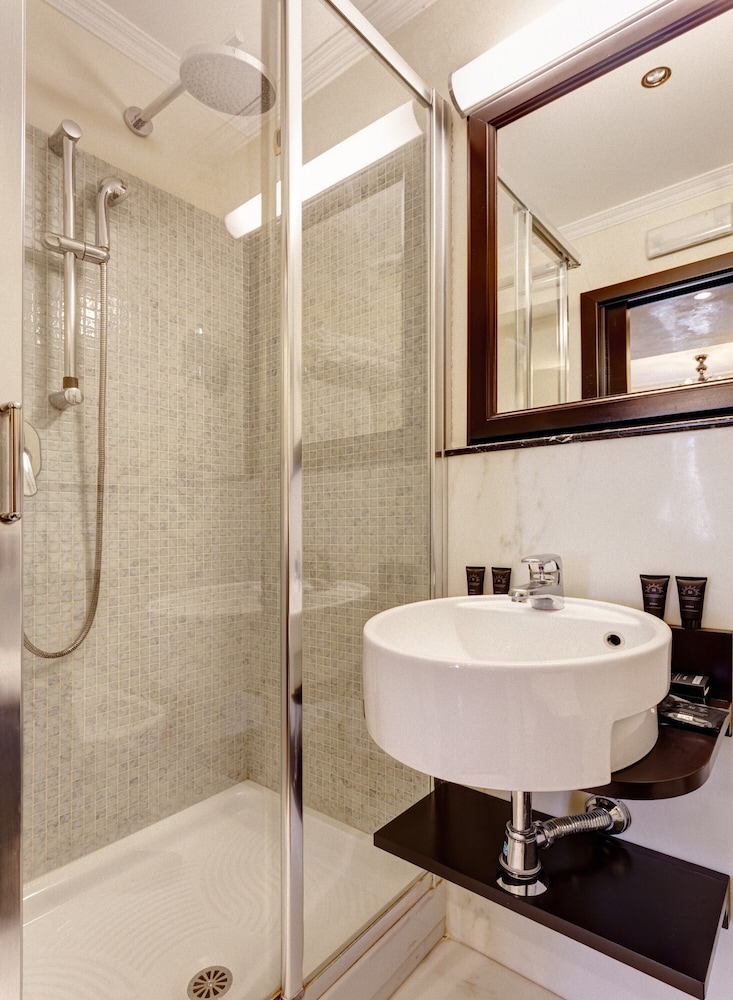 Best Roma Hotel 7/76