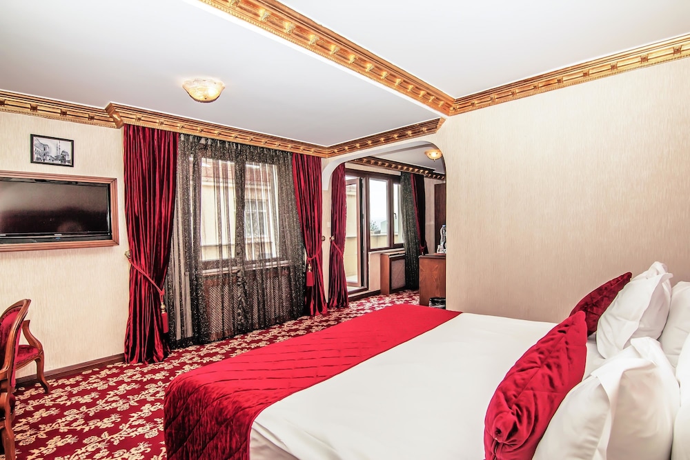 DELUXE, BALCONY