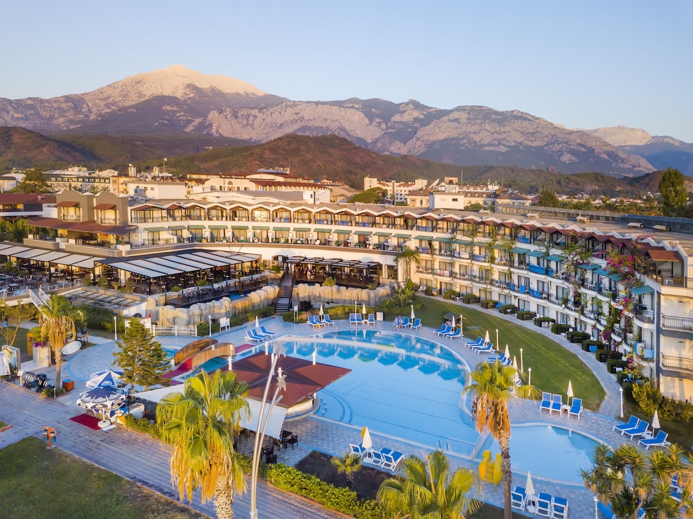 Armas Labada Hotel 8/71