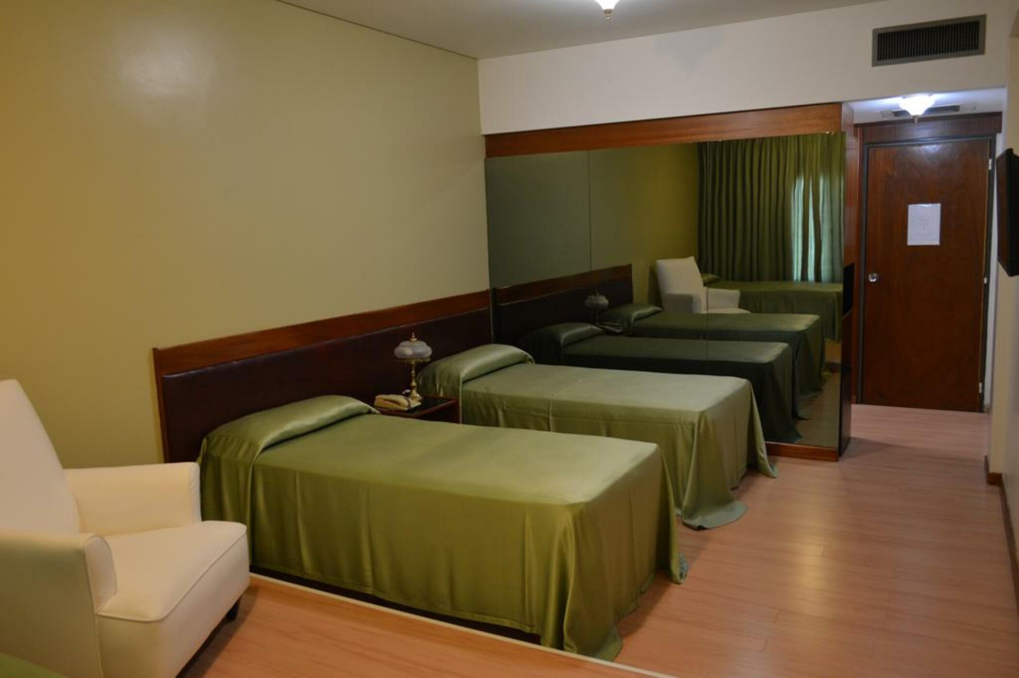 Rayentray Hotel 7/26