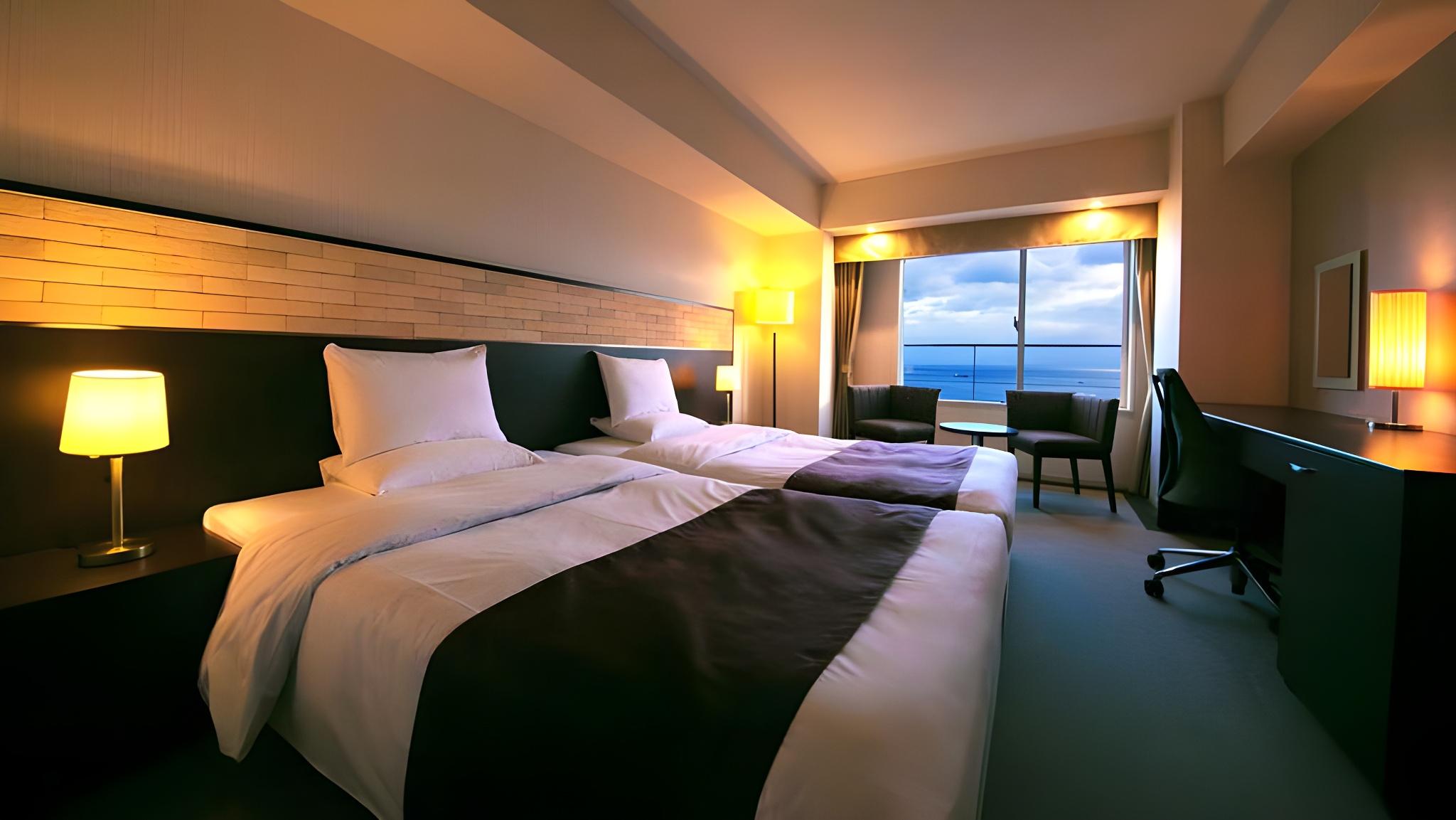 Hollywood, Ocean, Twin Beds, Main Building