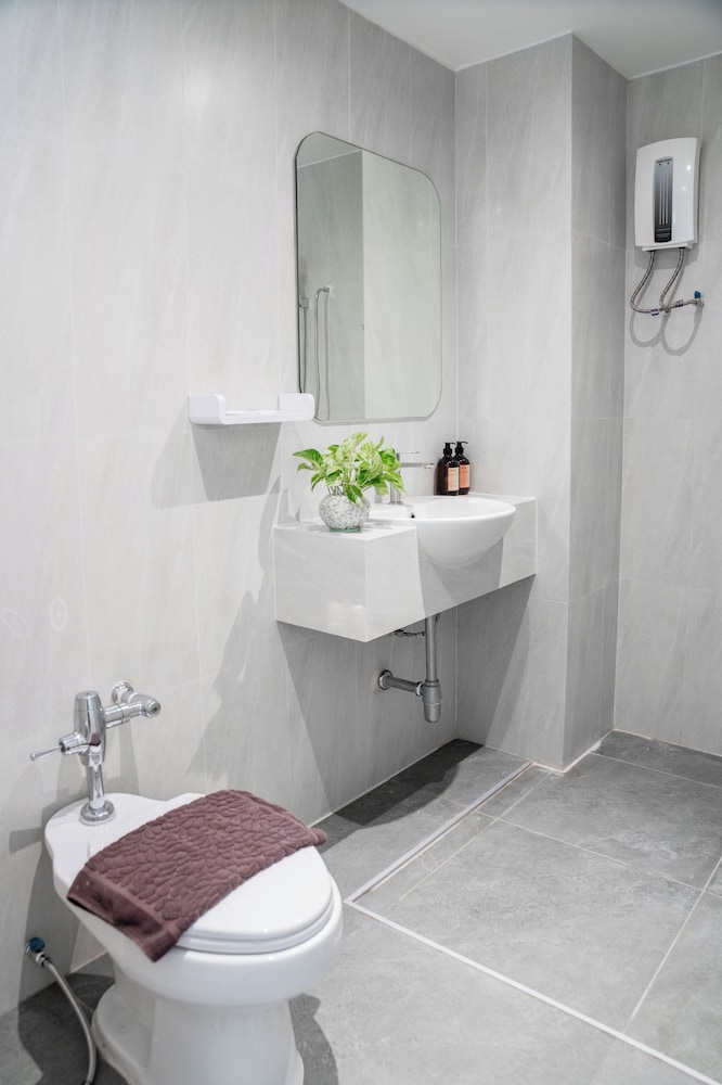 Sirin Hotel & Resident 47/50