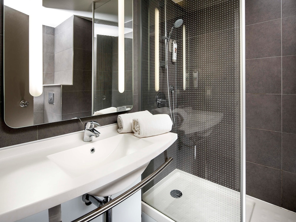 Ibis London Greenwich 27/73