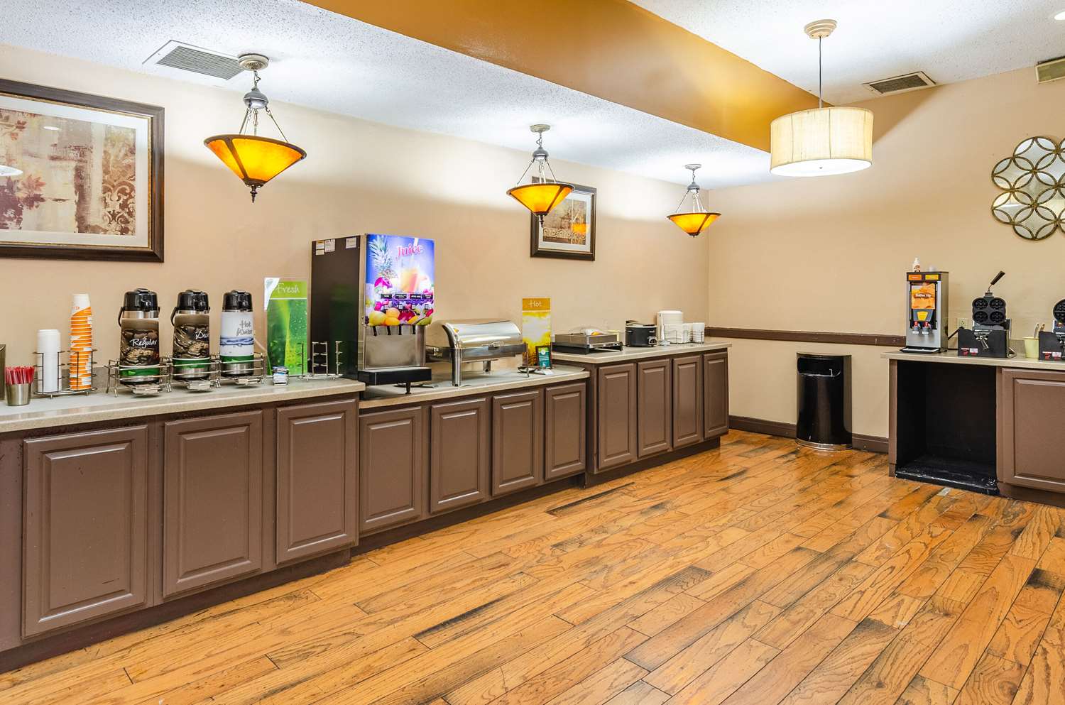 Quality Inn Radford-West Blacksburg I-81 24/28