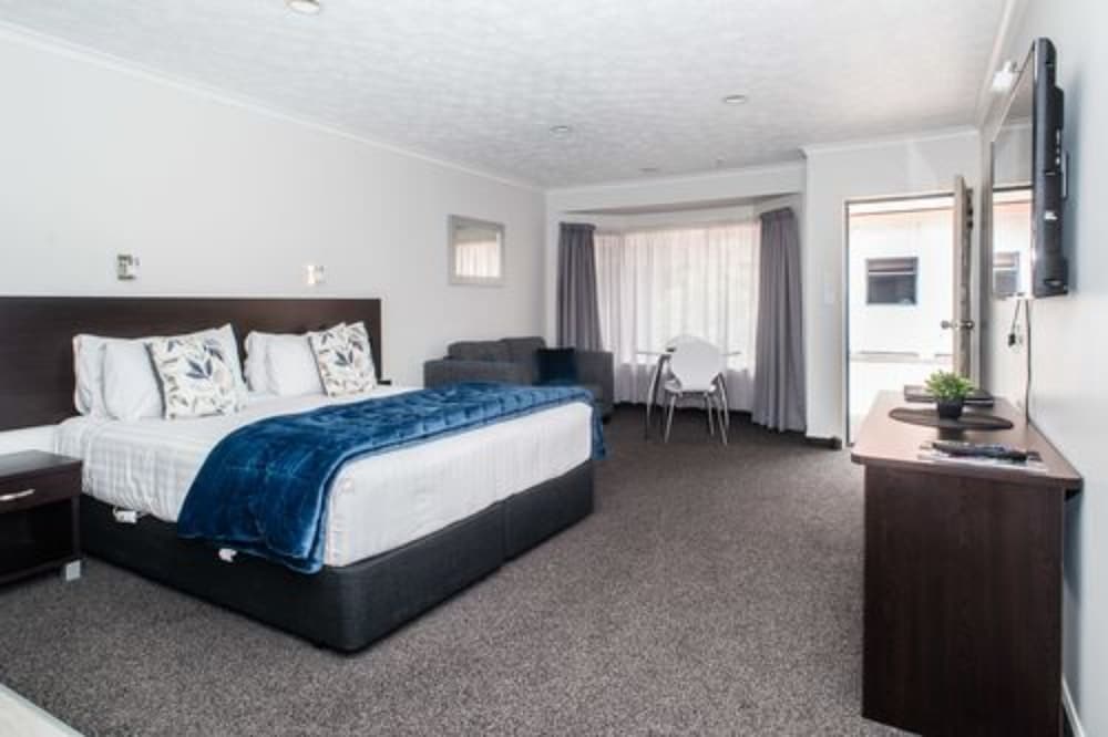 White Heron Motor Lodge 7/24