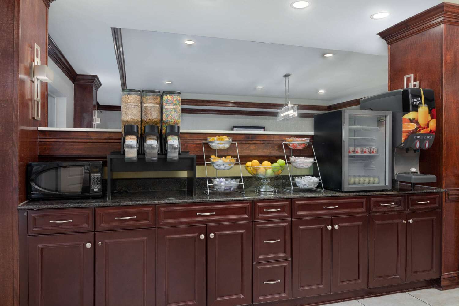 restaurant cafeteria