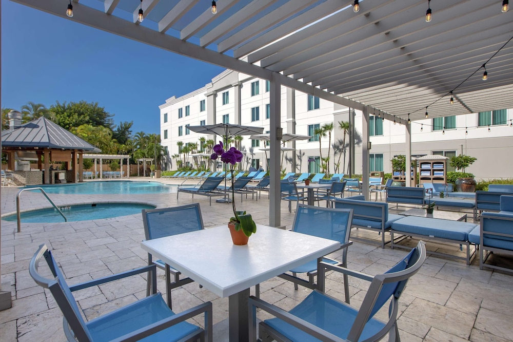 Hampton Inn Suites San Juan 52/67