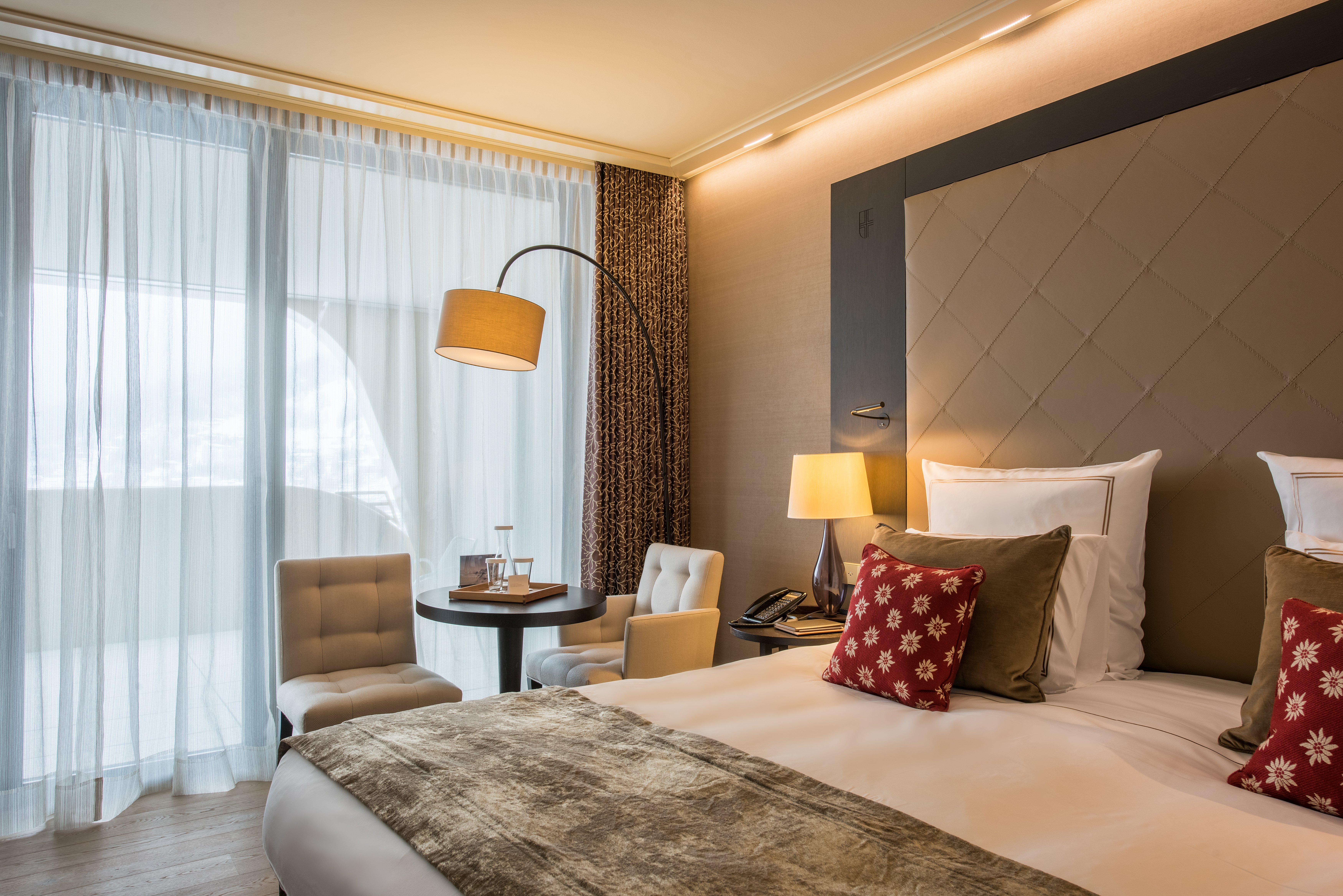 غرفة بريميوم بسرير كينج بشرفة، AlpenGold Hotel 3/4